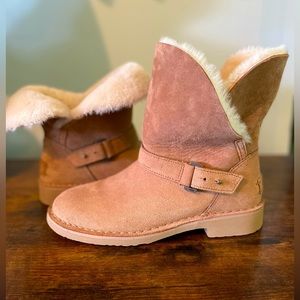 Ugg Short Boot / SOLD